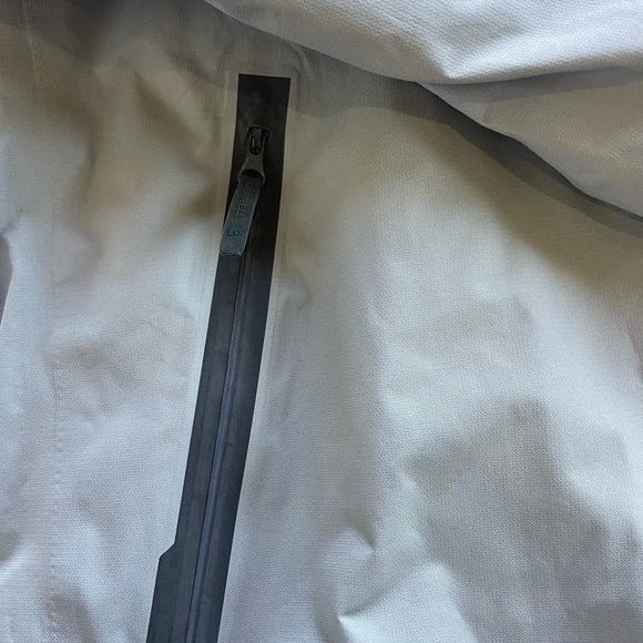 Merrell GORE-TEX Paclite Shell - Picture 9 of 12